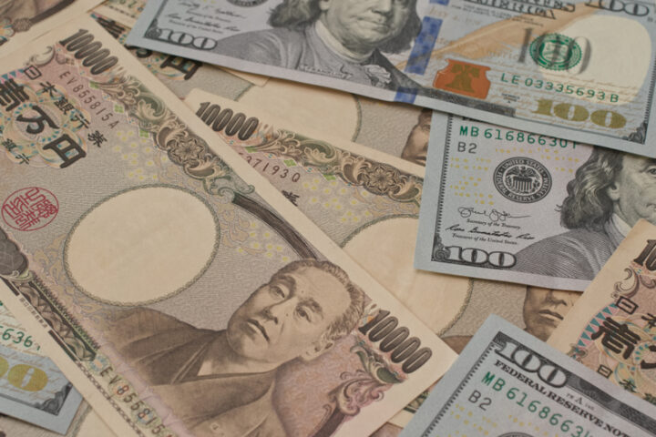 Japanese-Yen-Holds-Near-Three-Month-Low-Against-U.S.-Dollar-Amid-Interest-Rate-Differentials-and-Market-Uncertainty