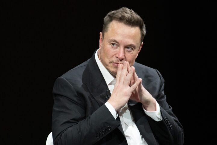 Judge-Pauses-Lawsuit-to-Block-Elon-Musk's-$1-Million-Voter-Giveaway-in-Key-Swing-States