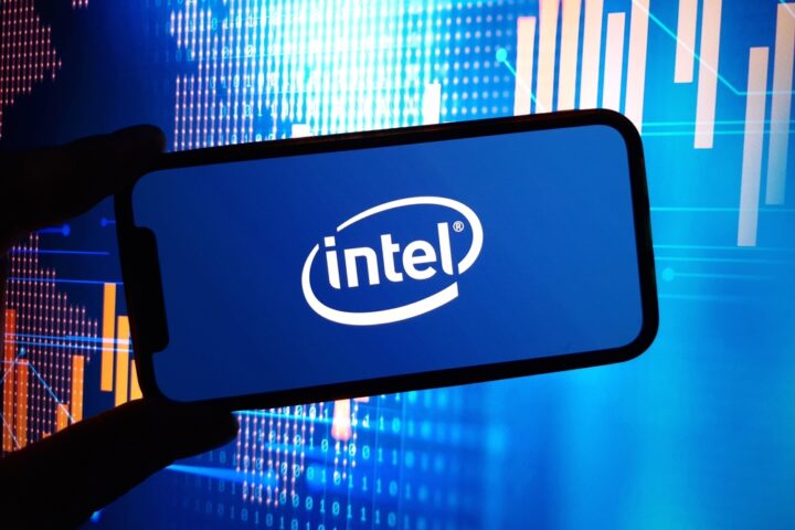 Intel-Gains-Momentum-with-Potential-$5-Billion-Investment-from-Apollo-Global-Management