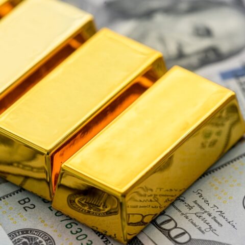 Gold-Soars-Above-$2,700-as-Geopolitical-Tensions-and-Economic-Uncertainty-Rise