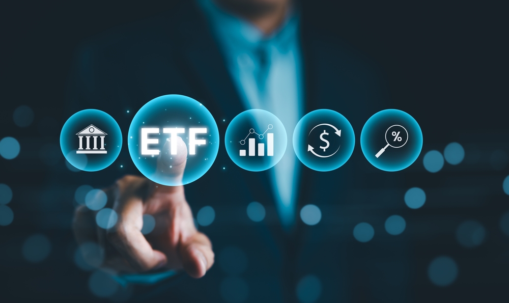 Why-ETFs-Are-Outpacing-Mutual-Funds-4-Key-Factors-Driving-Growth