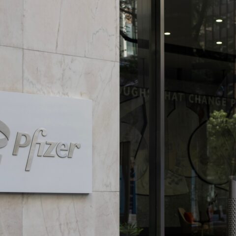 Pfizer-Raises-Revenue-Outlook-Amid-Pressure-to-Prove-Post-COVID-Value