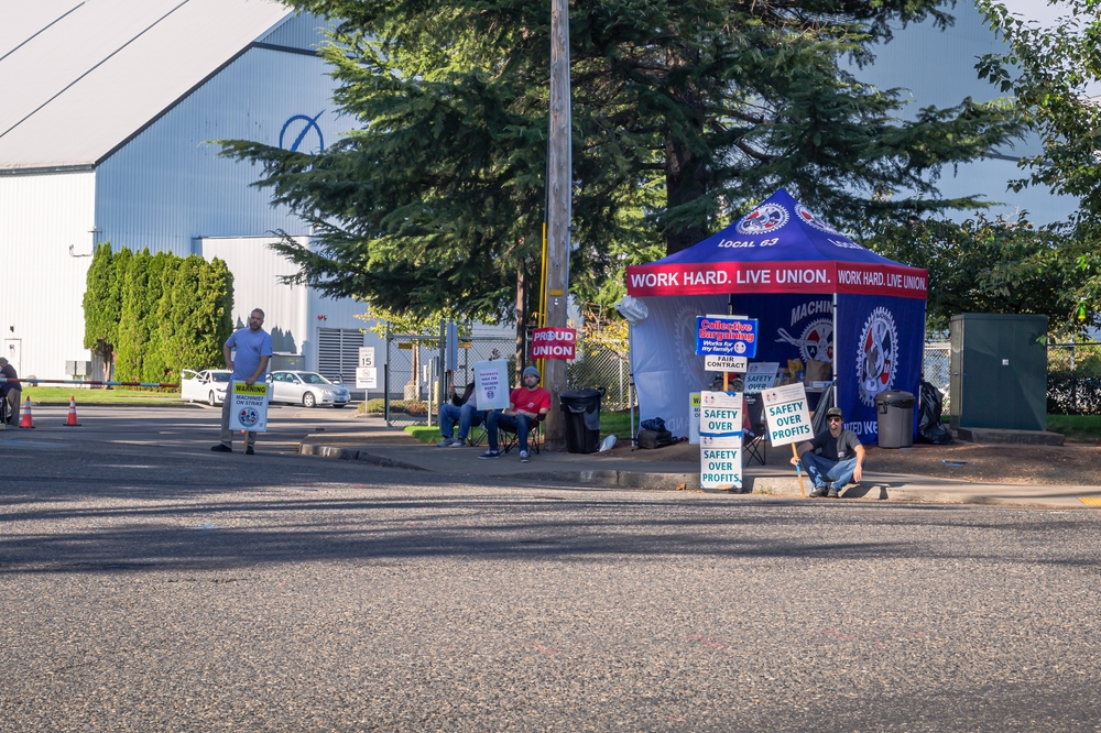 Boeing-Faces-Strike-Fallout-Hiring-Freeze-and-Furloughs-Planned