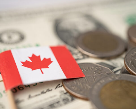 Canada’s-October-Inflation-Rises-to-2%-Amid-Base-Year-Effects-Economists-Debate-BoC's-Next-Move