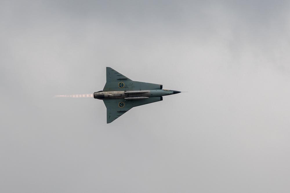 China-Unveils-J-35-Stealth-Fighter-at-Air-Show-Signaling-Strategic-Moves-in-Air-Power