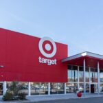 Target-Warns-of-Weak-Holiday-Season-as-Middle-Class-Shoppers-Pull-Back