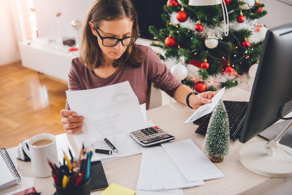 4-Strategies-to-Maximize-Holiday-Savings-in-a-High-Cost-Year