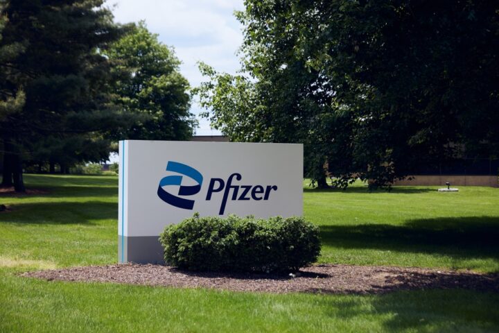 Pfizer-Stock-Rises-on-Upbeat-2025-Outlook-and-Guidance