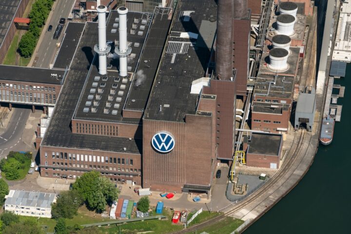 Volkswagen-and-Labor-Unions-Near-Historic-Pay-and-Jobs-Deal