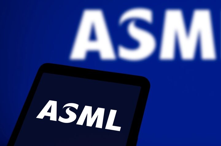 asml-crushes-q4-expectations-with-169%-surge-in-bookings