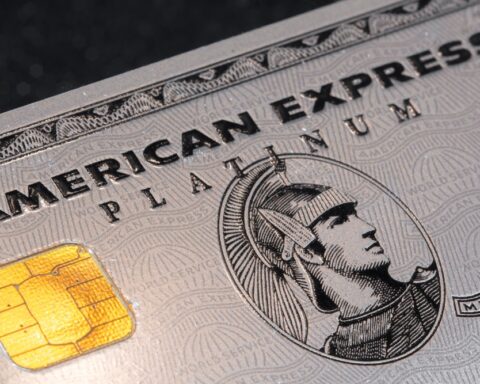 american-express-to-pay-230-million-to-settle-us-probes