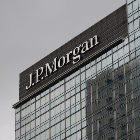 jpmorgan-chase-posts-record-earnings-and-revenue-setting-banking-milestones