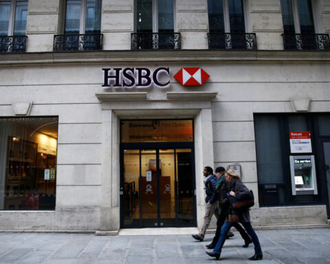 hsbc-reports-3%-workforce-reduction-and-stable-bonus-pool