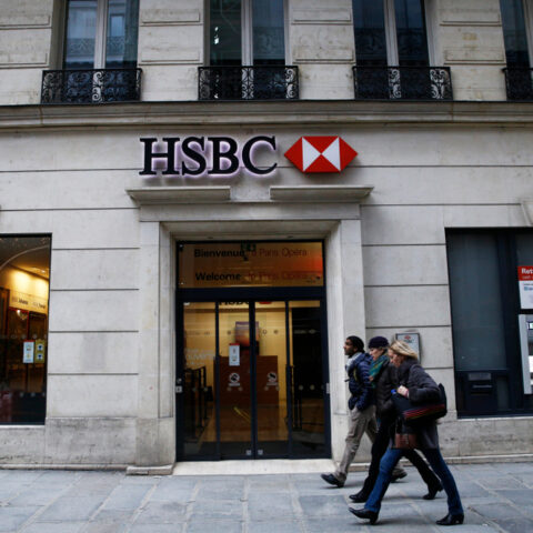 hsbc-reports-3%-workforce-reduction-and-stable-bonus-pool