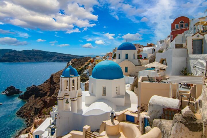 state-of-emergency-declared-in-santorini-after-strong-quake