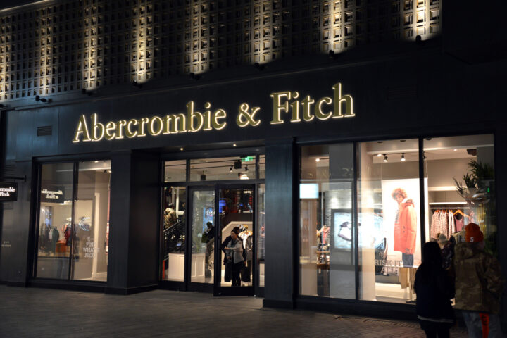 abercrombie-&-fitch-stock-plunges-on-tariff-warnings