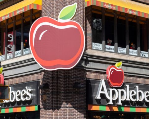 dine-brands-revamps-applebee’s-and-ihop-amid-sales-decline