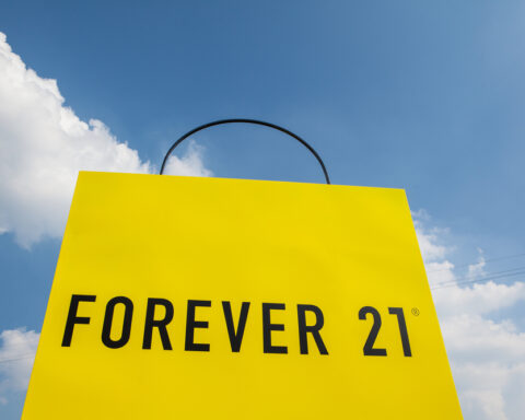 forever-21-files-for-bankruptcy-again,-blames-shein-&-temu