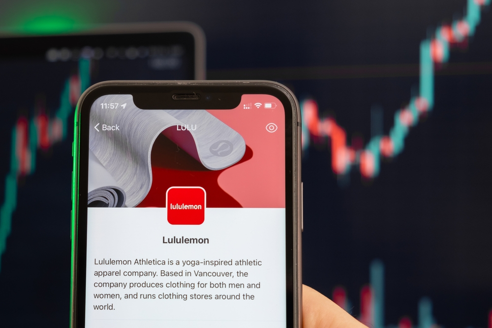 lululemon-shares-slide-on-weak-forecast