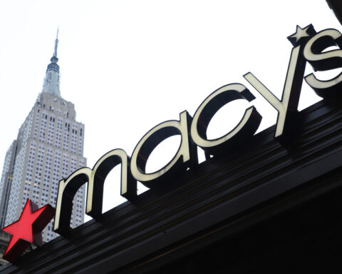 macy’s-forecasts-weak-sales-and-profit-as-tariffs-weigh