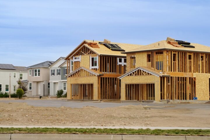 us-homebuilder-confidence-falls-to-7-month-low