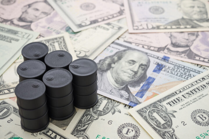 oil-prices-plunge-to-four-year-low-amid-escalating-trade-war