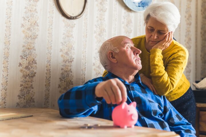 retirees-anxious-as-trump’s-tariffs-hit-401(k)s-and-savings