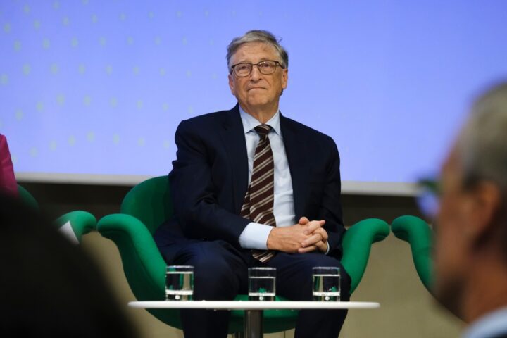 bill-gates-to-give-away-$200-billion-by-2045,-criticizes-musk
