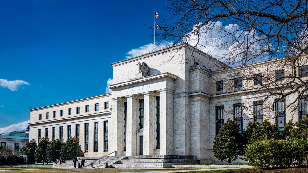 fed-may-reconsider-approach-to-inflation-and-jobs-powell