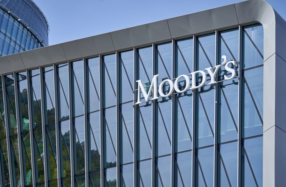 moody’s-downgrades-u.s.-banks-after-sovereign-credit-cut