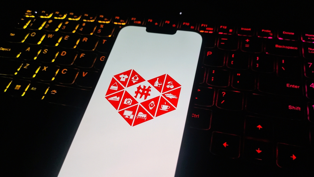 pdd-holdings-faces-47%-profit-drop-amid-tariff-pressures