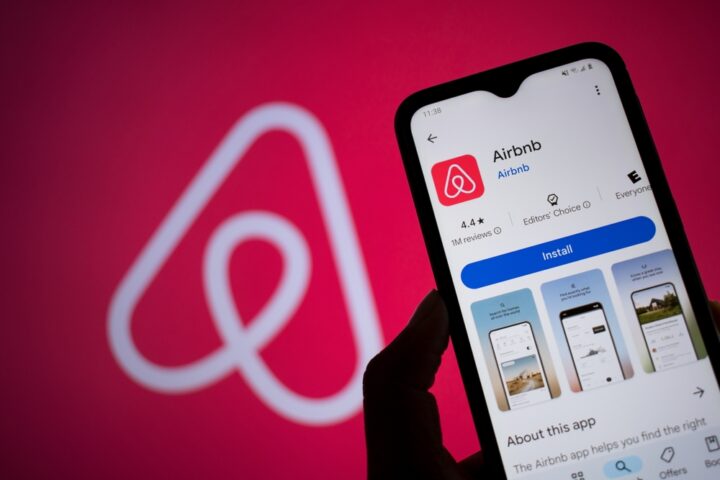 spain-orders-airbnb-to-remove-65,000-listings