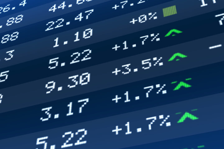 s&p-500-extends-strong-start-to-the-year,-tech-stocks-climb