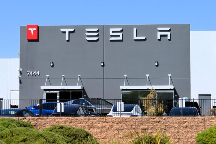 tesla-denies-ceo-succession-plans-amid-leadership-struggles