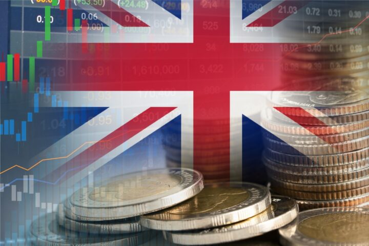 uk-economy-surprises-with-0.7%-growth,-but-challenges-ahead