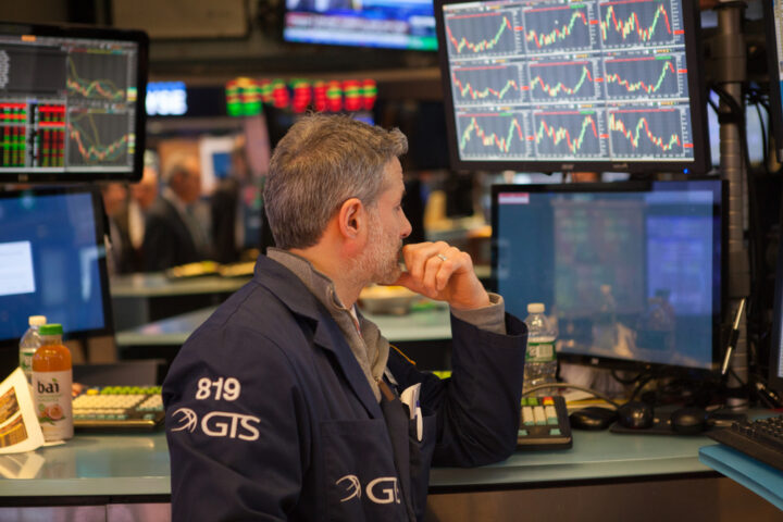 wall-street-declines-amid-tariff-uncertainty