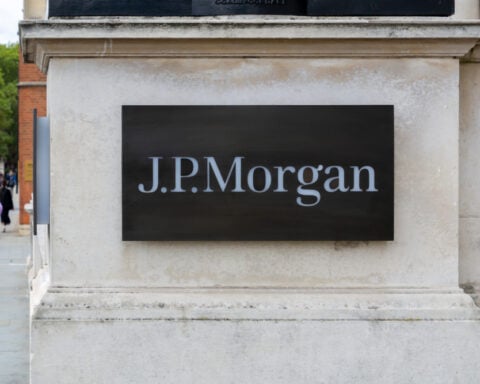 jpmorgan-nears-deal-to-take-over-apple-card