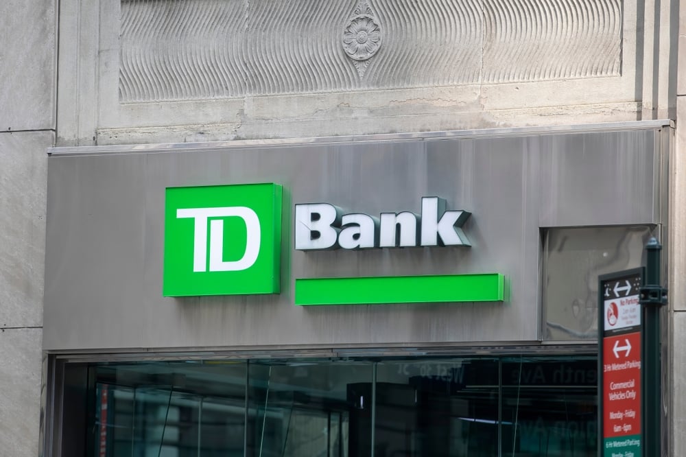 td-joins-office-return-trend-amid-desk-shortage