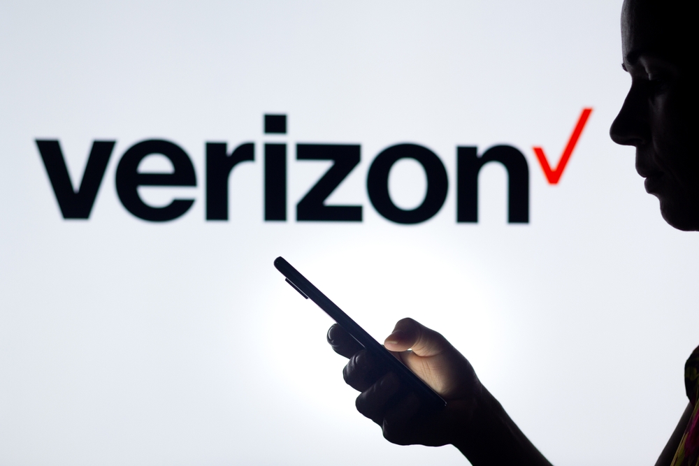 verizon-lifts-profit-forecast-after-tax-boost,-revenue-beat
