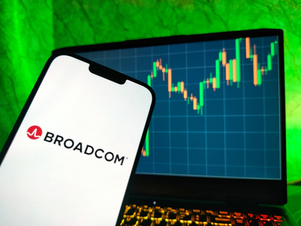 broadcom-beats-estimates,-secures-$10b-ai-chip-deal
