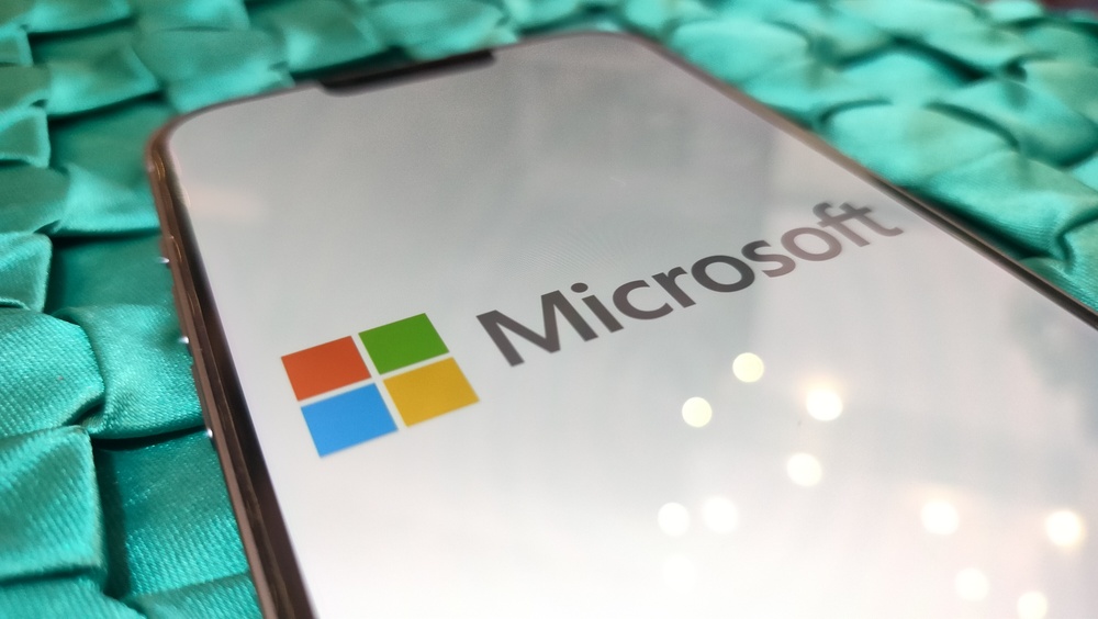 microsoft-shares-slide-10%-after-earnings-miss