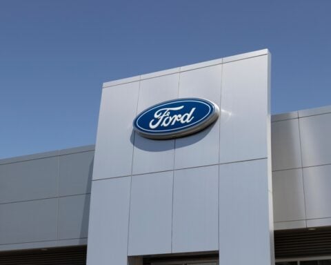 ford-recalls-412,000-explorer-suvs-in-u.s.