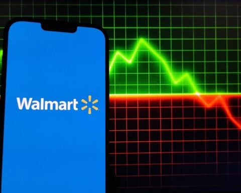 walmart-beats-q4-but-gives-cautious-outlook
