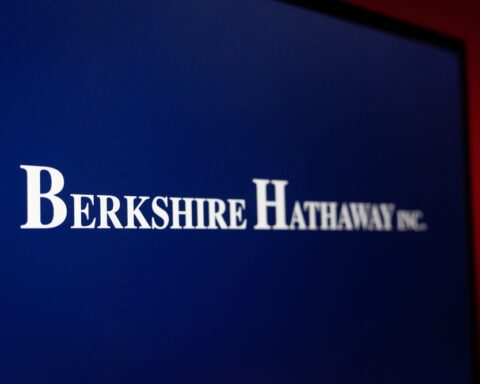 berkshire-slides-after-profit-drop-and-cautious-cash-stance