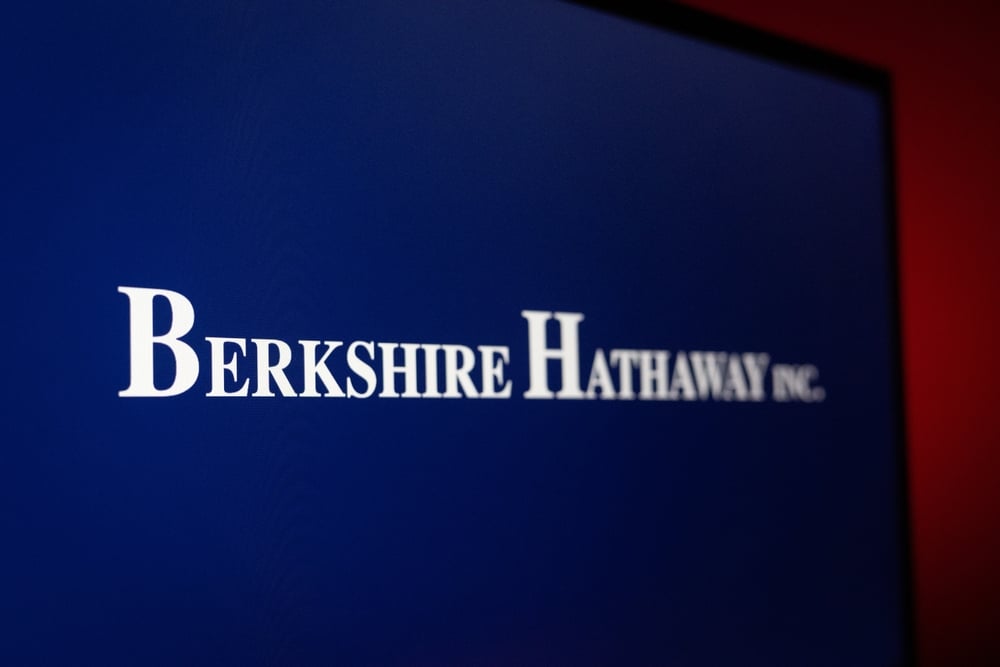 berkshire-slides-after-profit-drop-and-cautious-cash-stance