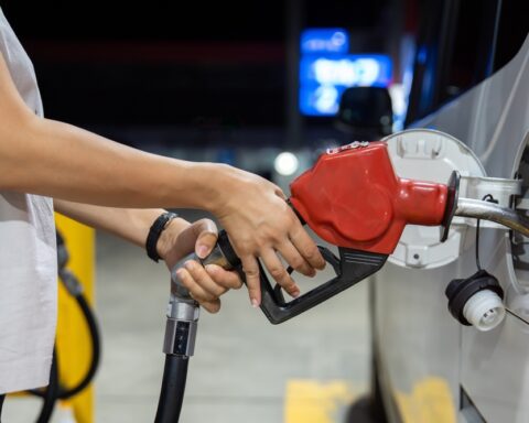 california-gas-hits-$5.20-as-iran-war-bites