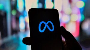 meta-falls-as-user-growth-disappoints