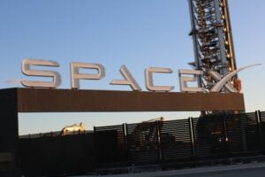 spacex-targets-retail-investors-in-record-ipo-push