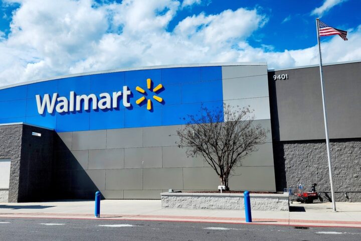 walmart-outlook-raises-consumer-concerns